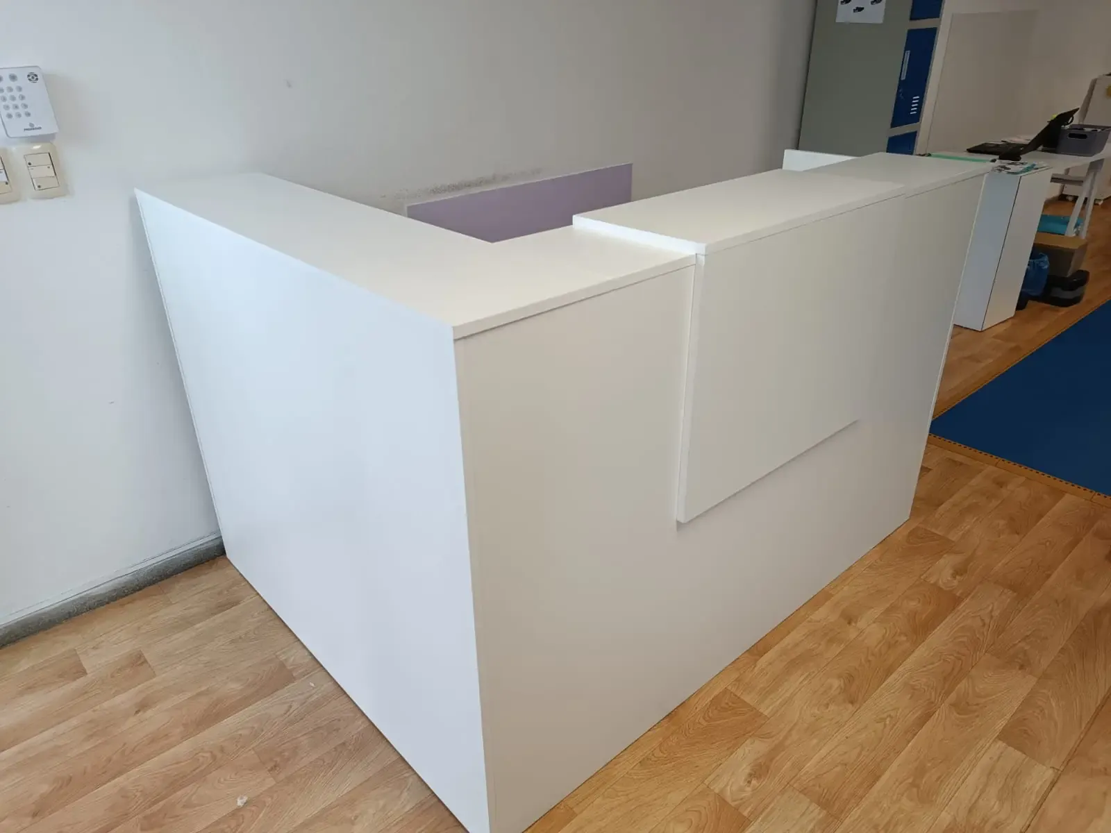 Mostrador 1.20m – Estante y Cajón en L – Blanco