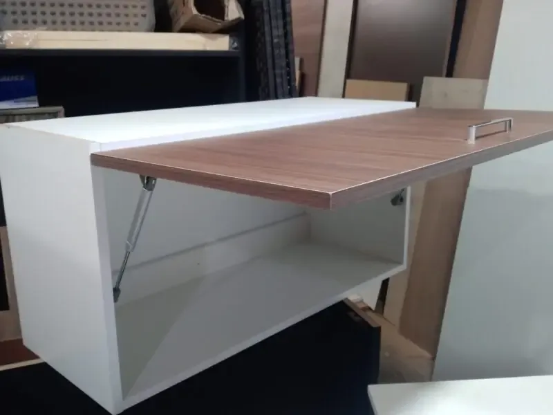 Mueble Aéreo 90cm – Puerta Rebatible con Pistones a Gas – Blanco y Marrón