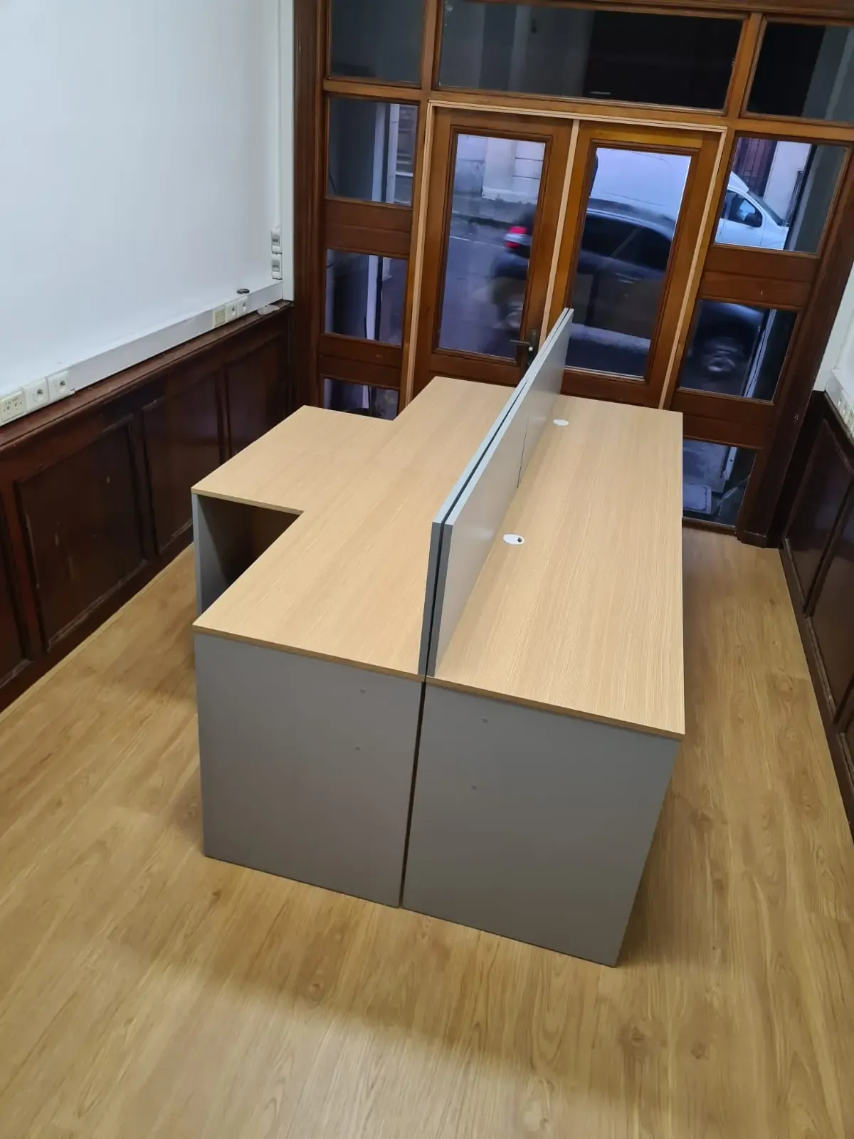 Mesa de Trabajo 1,50m – Doble Puesto con Divisor – Kendall